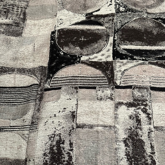 Aritzia - Wilfred - 100% Wool Blanket Scarf. - Picture 5 of 5